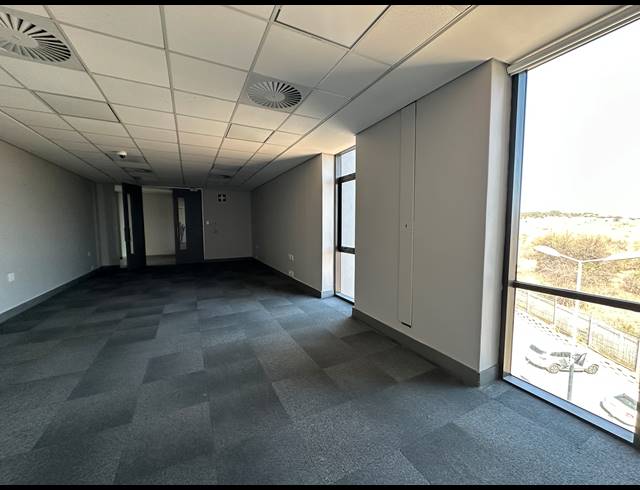 396.50M² OFFICE TO LET IN IRENE